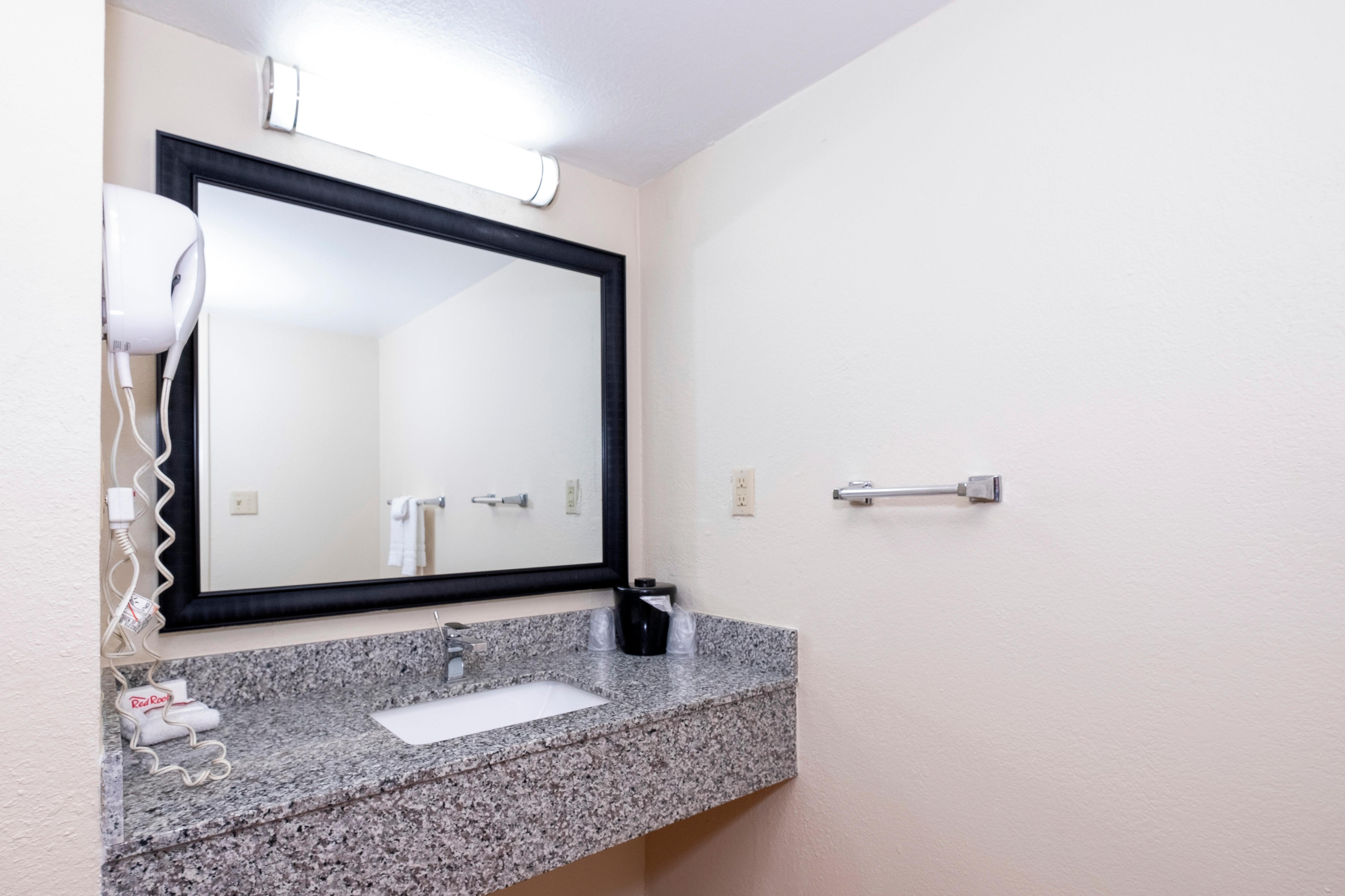 Red Roof Inn Houston North - Fm1960 & I-45 Westfield Extérieur photo
