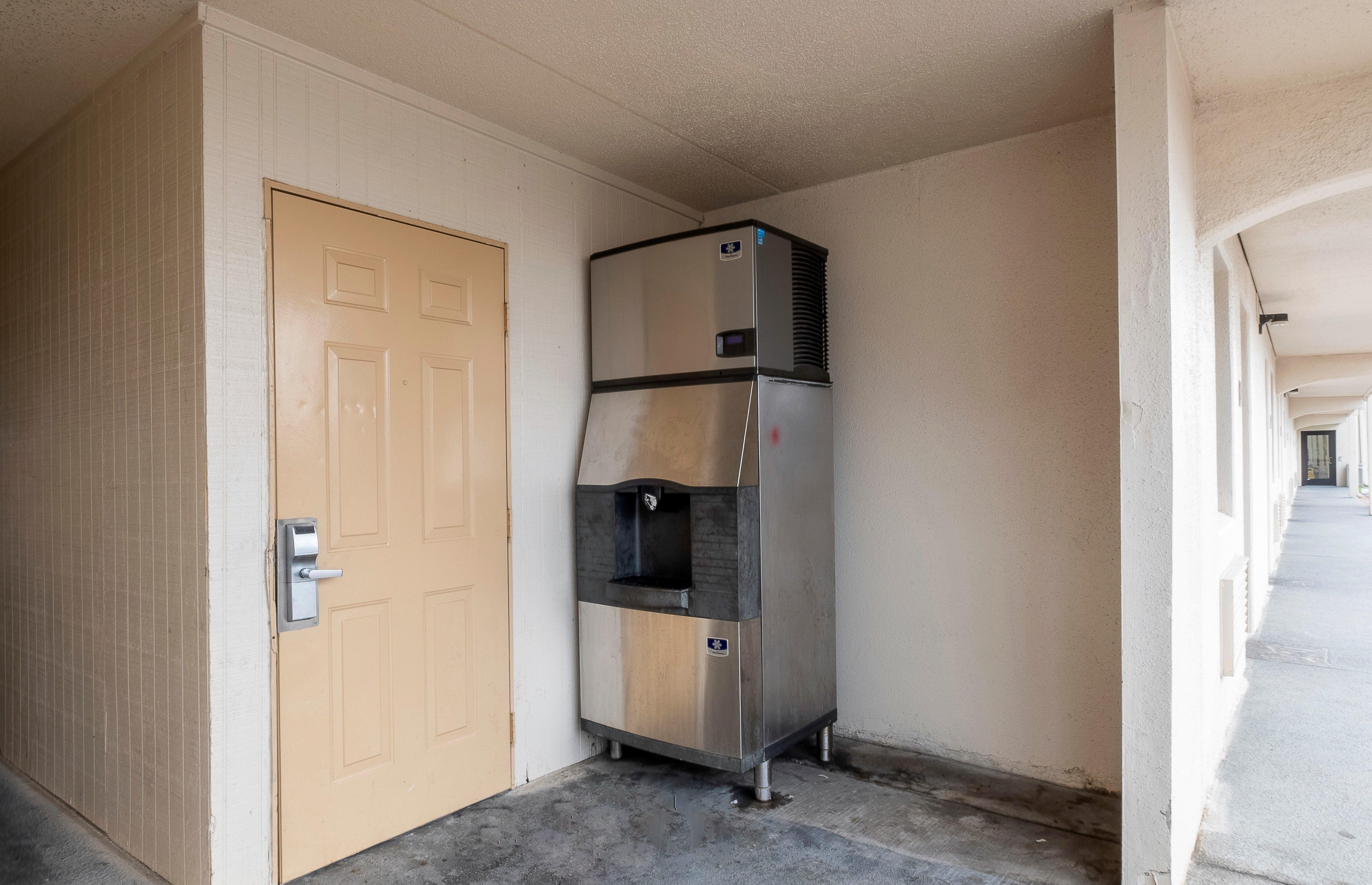 Red Roof Inn Houston North - Fm1960 & I-45 Westfield Extérieur photo